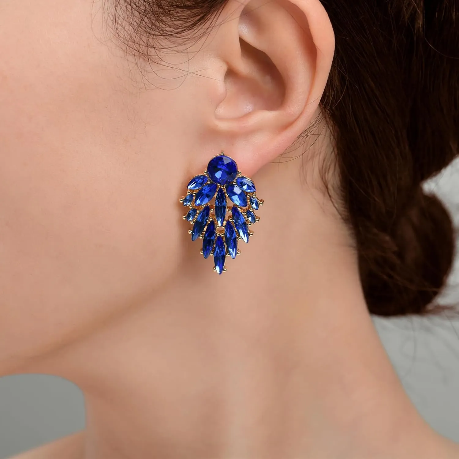 Dazzling Gold Rhinestone Crystal Cluster Vintage Leaf Dangle Chandelier Earrings for Women Jewelry Prom