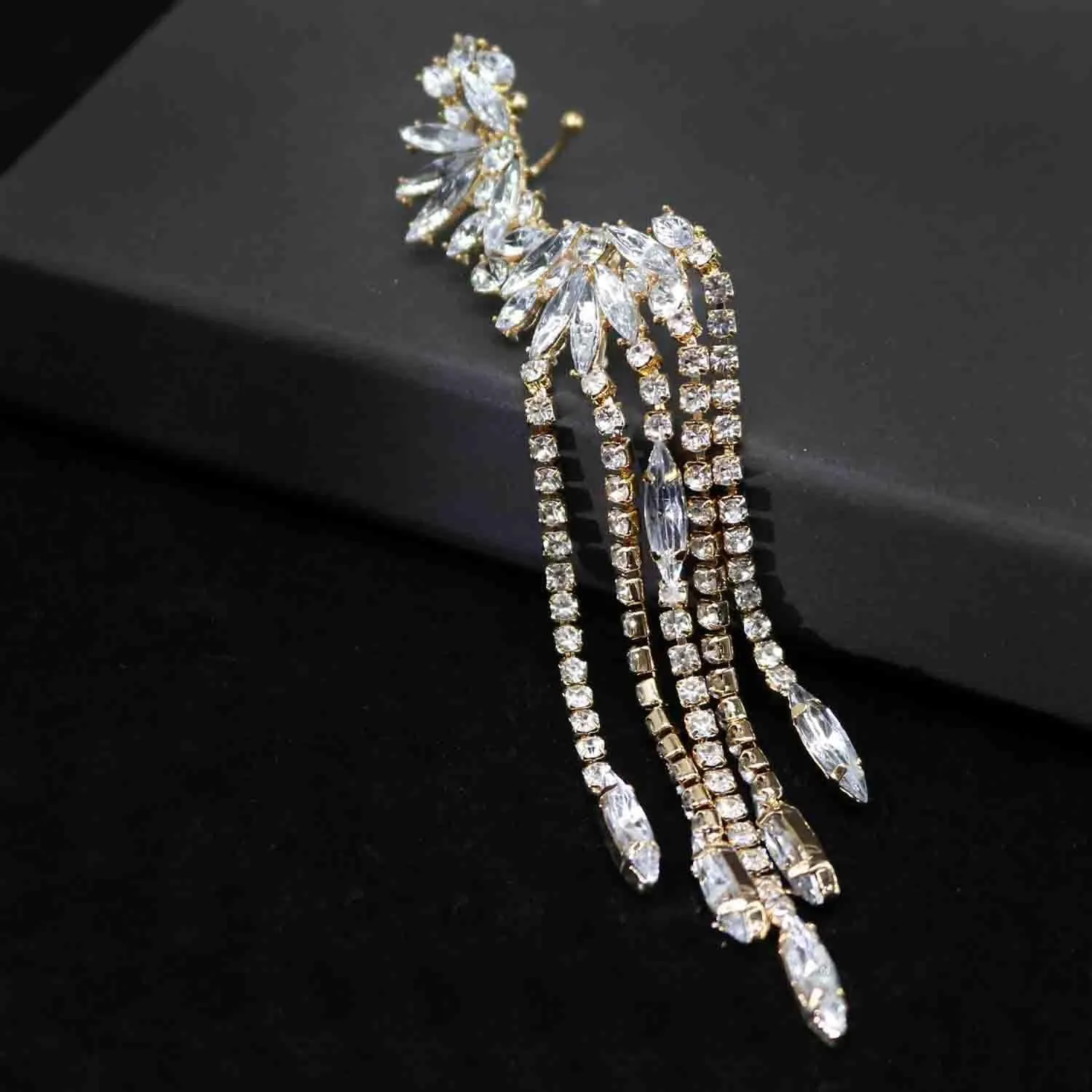 Gold Plated Crystal Leaf Climbers Crawler Jewelry Jacket Earrings Sparkly Zircon Pave Metal Left Ear Cuff Wrap Clip Stud Earring Climber Top Ear Clip for Women 1 PC